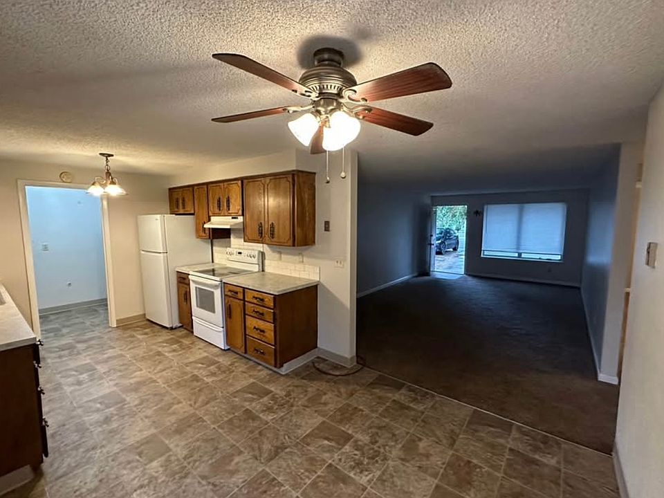 1st image of 415 Everett St #413