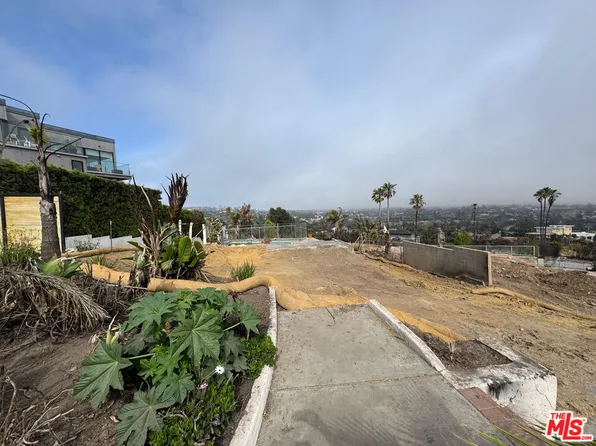 840 Lachman Ln, Pacific Palisades, CA 90272