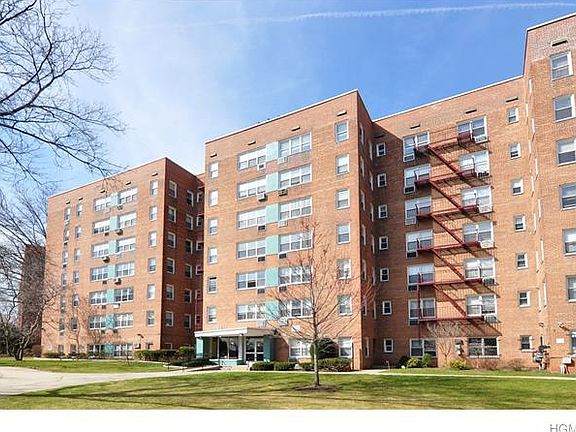 2nd image of 98 Dehaven Dr APT 5M