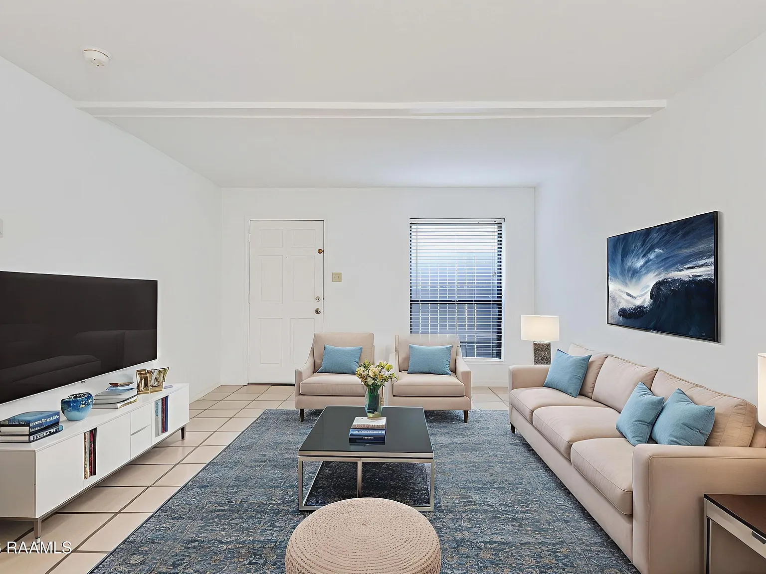 2 bed, 2.0 bath, 950 sqft, $1,000 — Photo 2