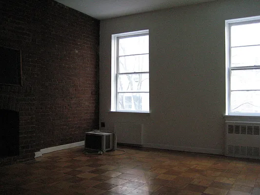 Rented by Magnone Real Estate | media 10