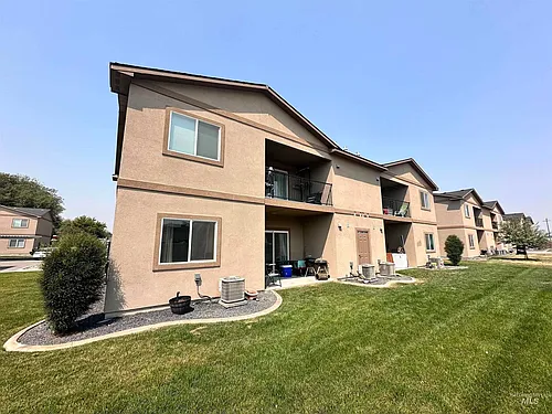 1011 Pirate Cove Dr Photo 1