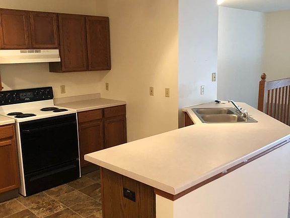 4th image of N25W24011 River Park Dr APT 10