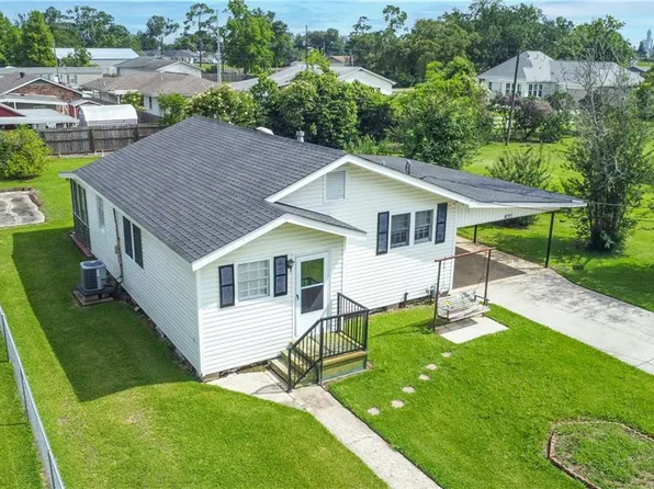 146 Oak St, Hahnville, LA 70057