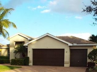 311 Saddlebrook Ln, Naples, FL 34109