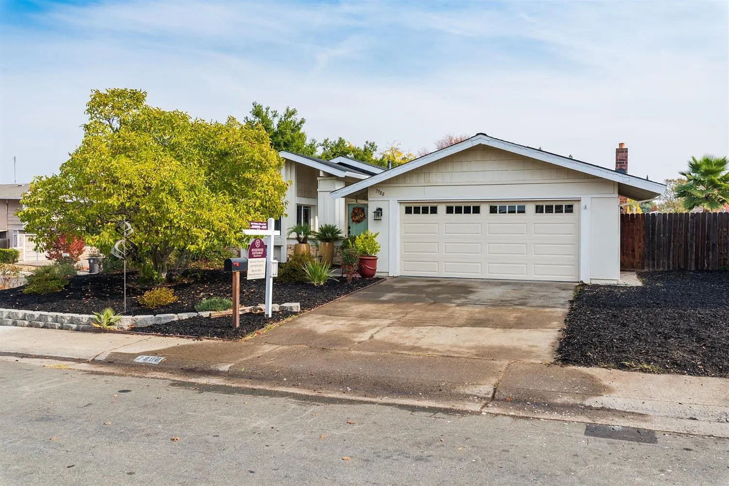 7988 Coral Oak Way photo 1