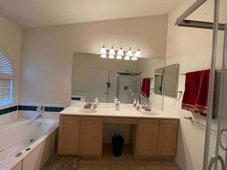 6334 W Potter Dr — Photo 10