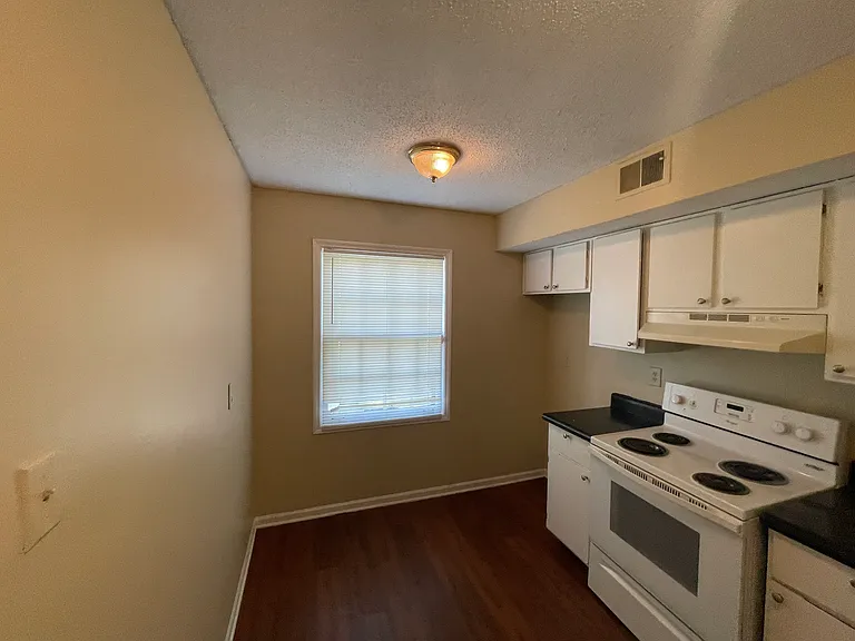 3751 Cambridge Station Dr — Photo 9