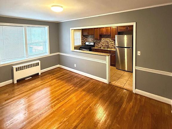 4th image of 1909 Swansea Rd