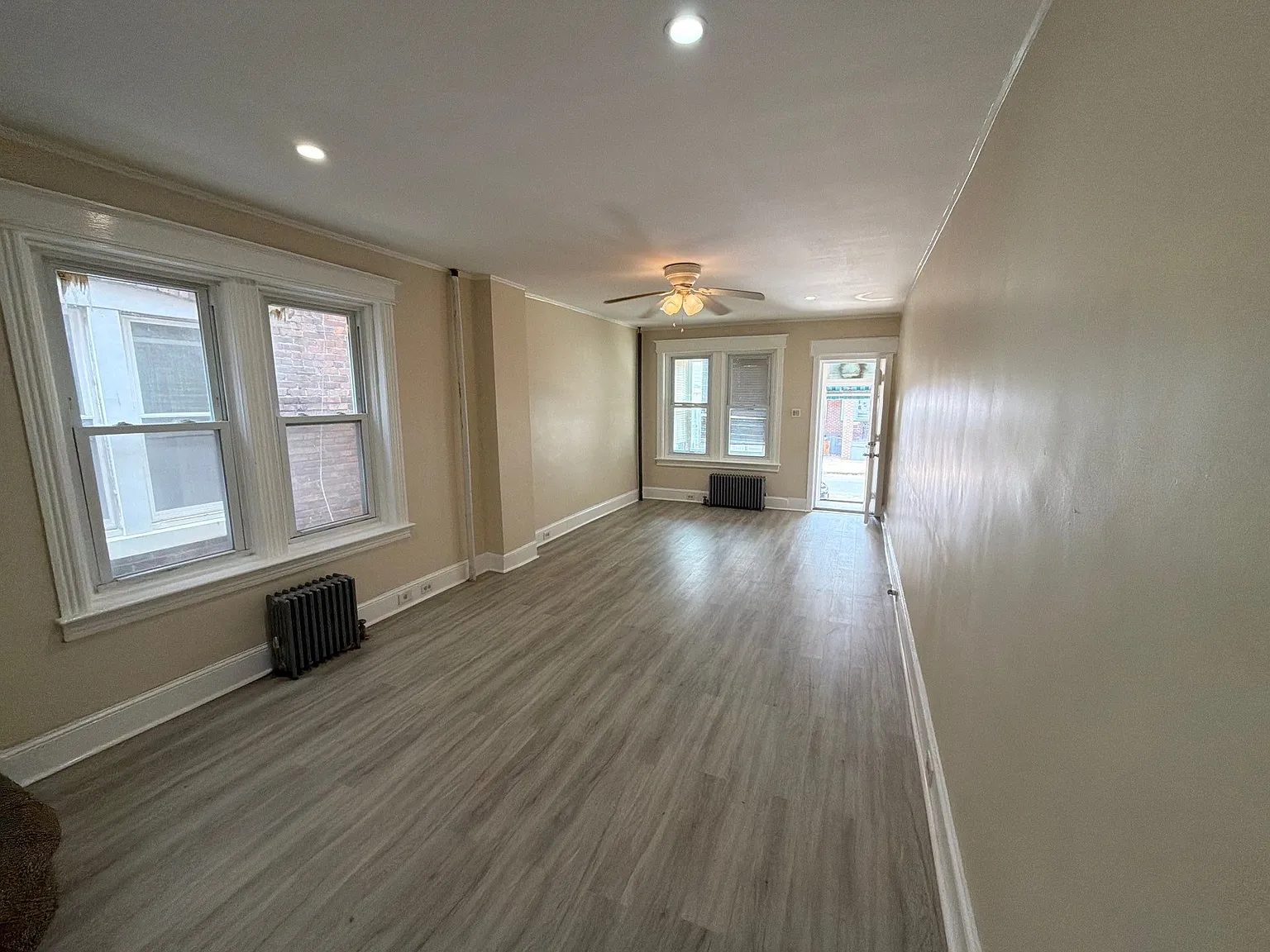 3 bed, 1390 sqft, $2,200 — Photo 4