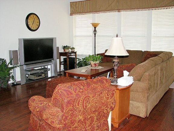 2nd image of 6110 Plantation Ln
