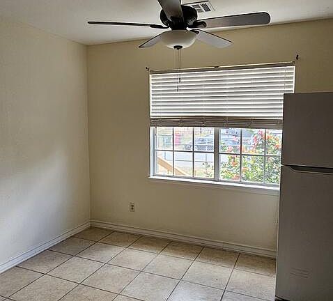 3rd image of 5605 Bates Cir
