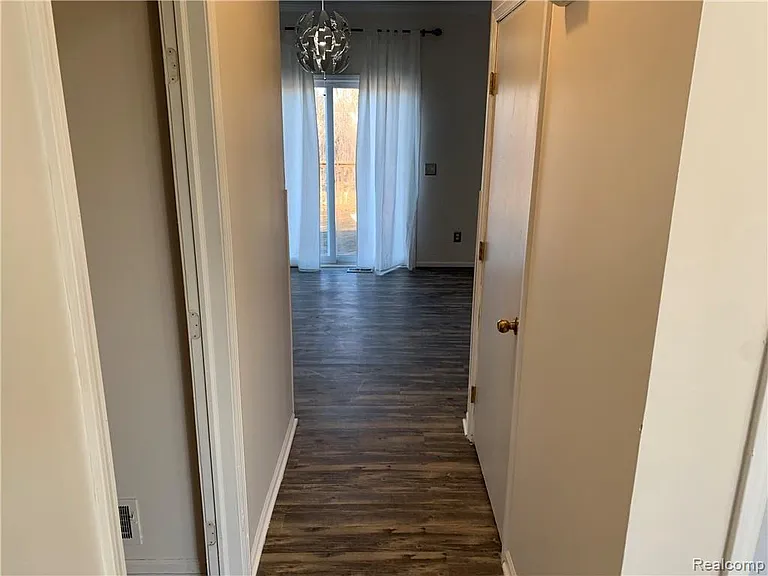 4783 Hickory Pointe Blvd — Photo 2
