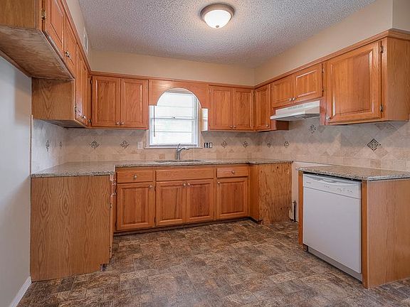 5th image of 11051 Greenwood Rd #11051