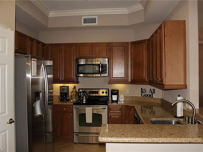 10474 Smokehouse Bay Dr #102 — Photo 4