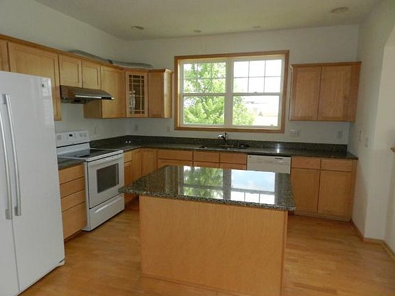 4th image of 1687 Village Trl E Unit 6