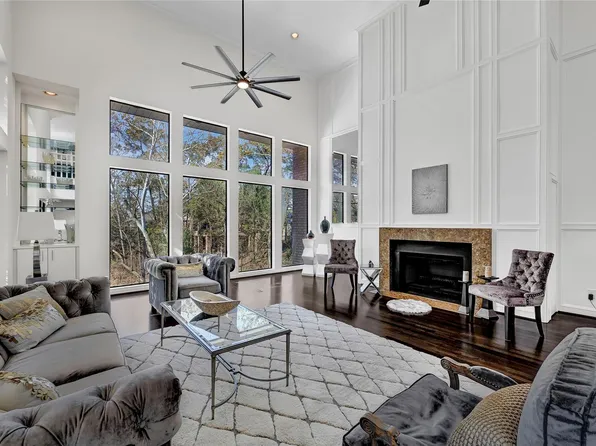 43 Legend Ln, Houston, TX 77024