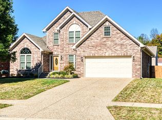 8910 Fox Chase Pl, Louisville, KY 40228