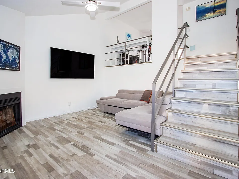5704 E Aire Libre Ave #1104