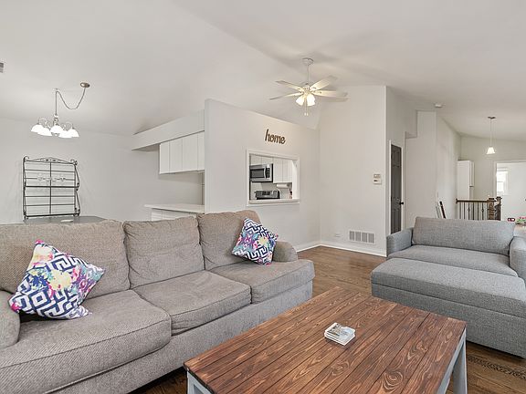 4th image of 1839 Pebble Beach Cir #A