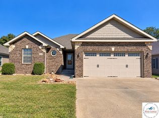 307 Jamestown Dr, Clinton, MO 64735
