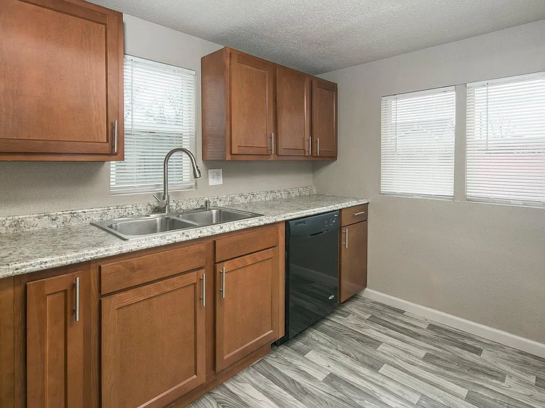 108 S Dorothy Ave — Photo 10