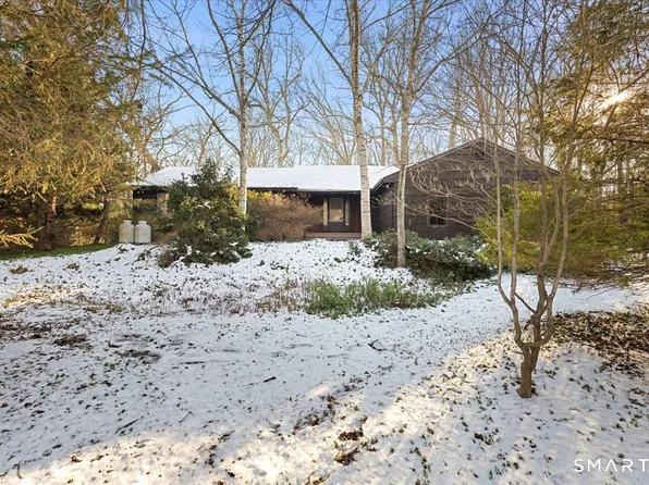 1405 Dunbar Hill Road, Hamden, CT 06514