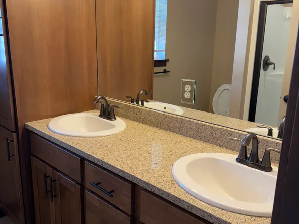 2075 NW Cascade Ave, East Wenatchee, WA 98802