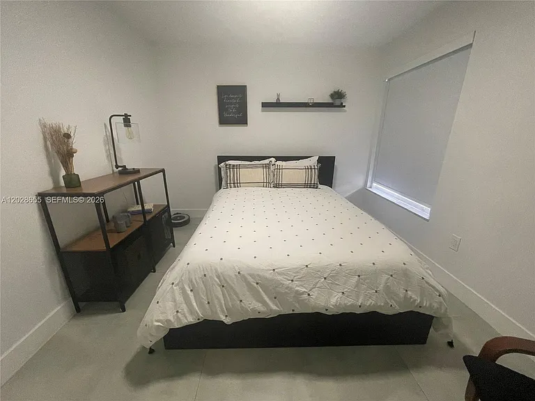 5733 NW 100th Ct — Photo 37