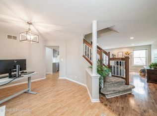 5464 Ridge Xing, Hanover Park, IL 60133