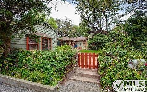 2nd image of 121 Lagos Ave
