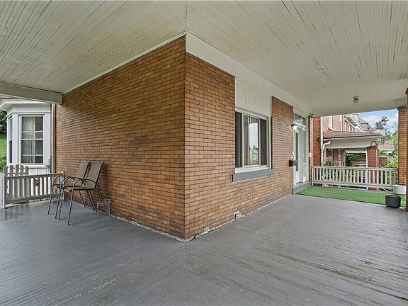 4th image of 2204 Hazeldell St