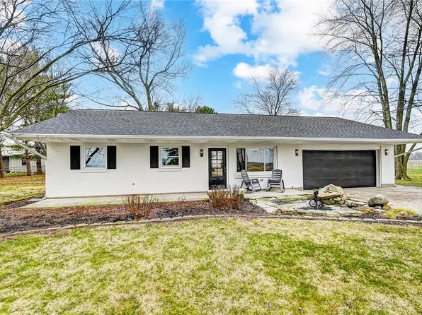 9936 National Rd, Brookville, OH 45309