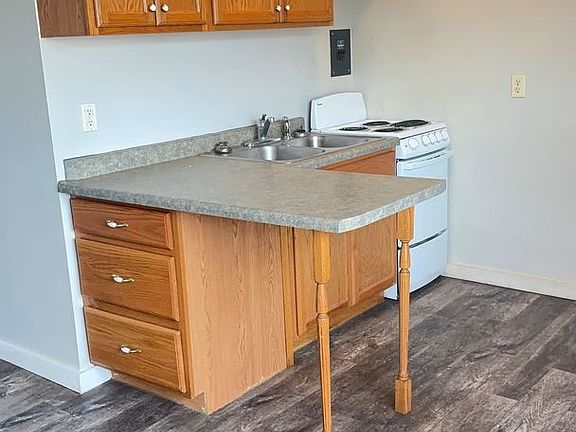 5th image of 925 N Main St APT 6