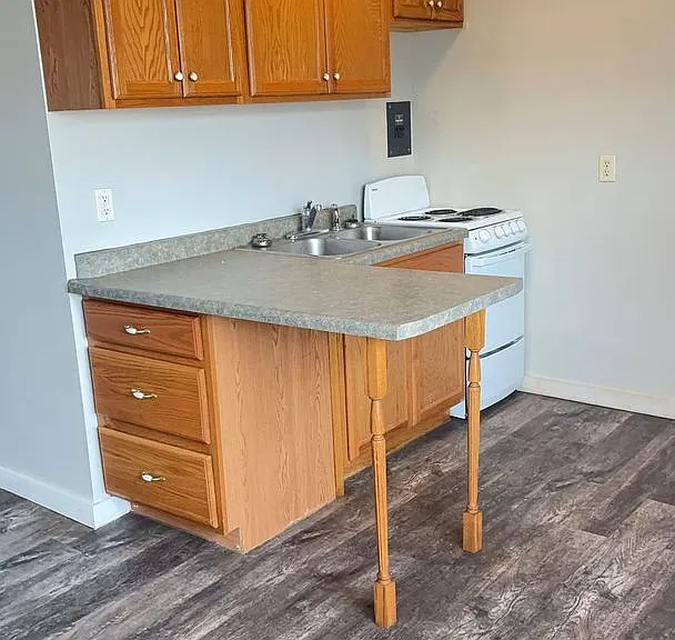925 N Main St — Photo 5