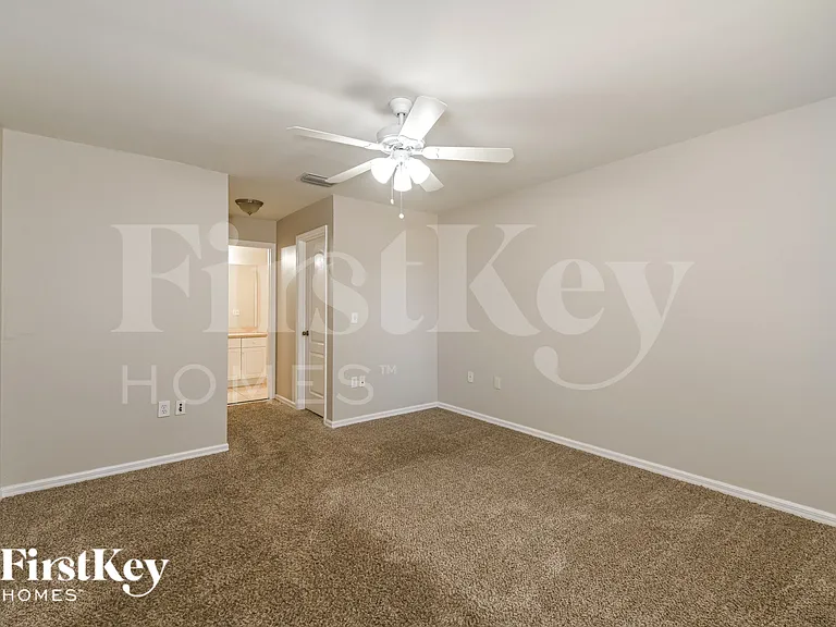 2112 NE 14th Ave — Photo 8