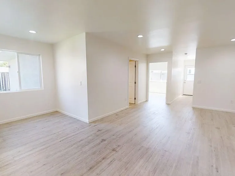 2bd/1ba Adu Apartment In Belmont Heights — Photo 8