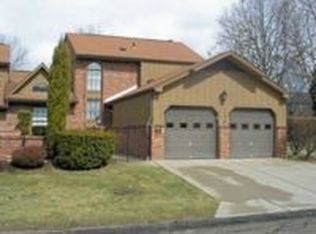1341 Lexington Dr, Lawrence, PA