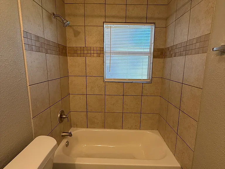 303 Ridgefield Cir — Photo 16