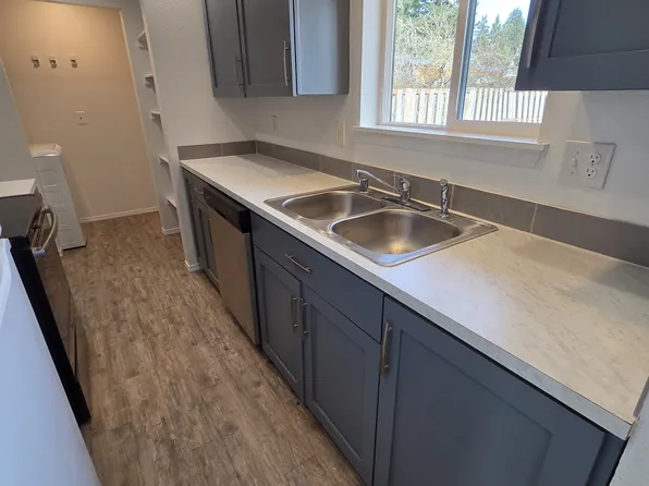 14113 8th Avenue Ct E, Tacoma, WA 98445