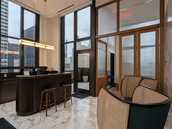 135 East 47th Street image 12 of 23