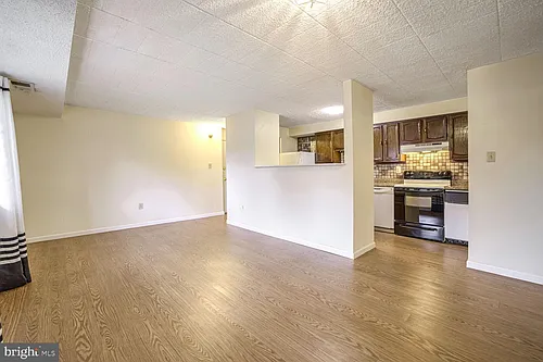 995 Heather Ridge Dr Photo 1