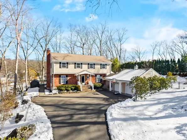 73 Chestnut Hill Lane, Stamford, CT 06903