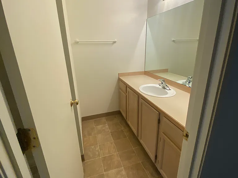 2124 NE Linnea Dr — Photo 17