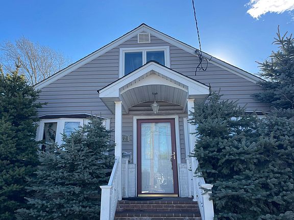 2nd image of 1072 Van Buren St