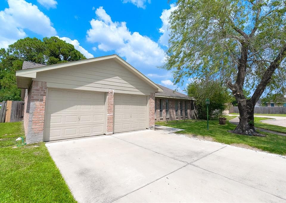 1st image of 14006 Apple Dr