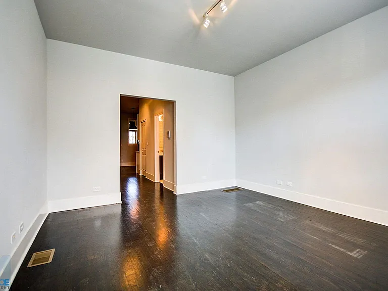 1724 W 21st St #1F — Photo 10