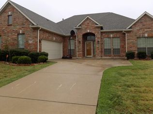 1030 Hollow Creek Dr, Cedar Hill, TX 75104