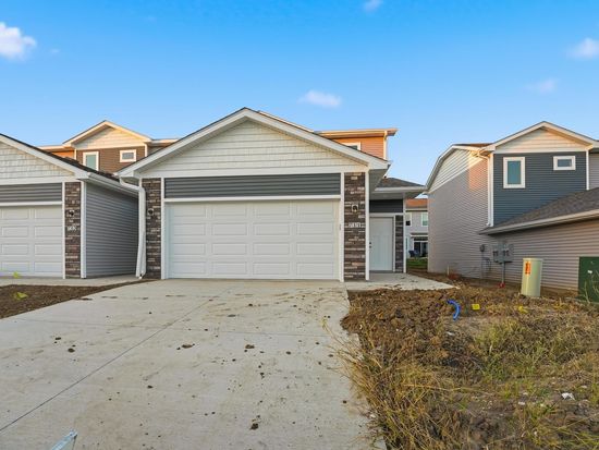711 Campusside Pl, Norwalk, IA 50211
