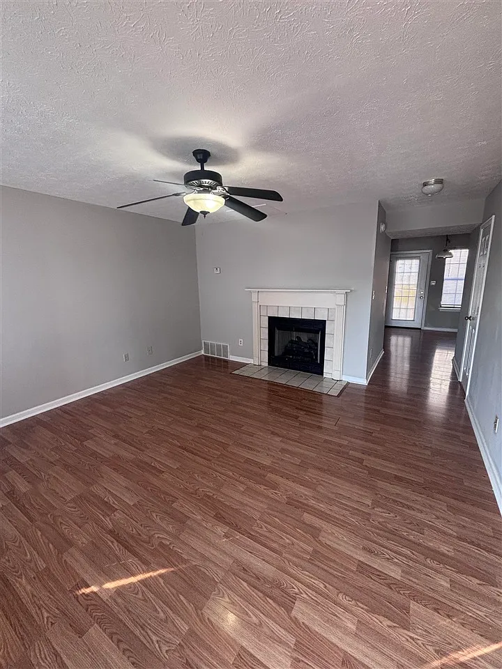 2 bed, 1234 sqft, $950 — Photo 2